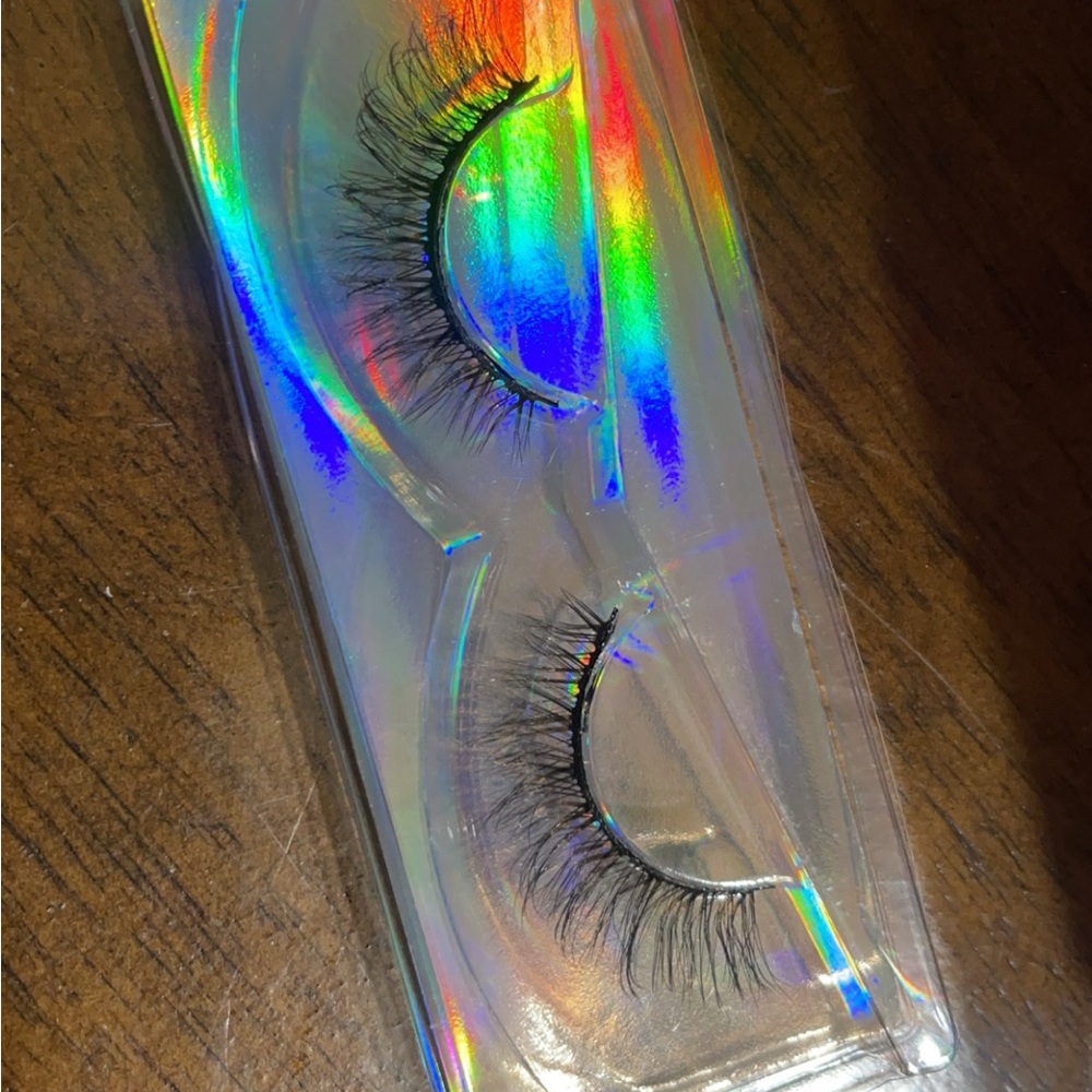 Beautiful lashes - Picture 3 of 4